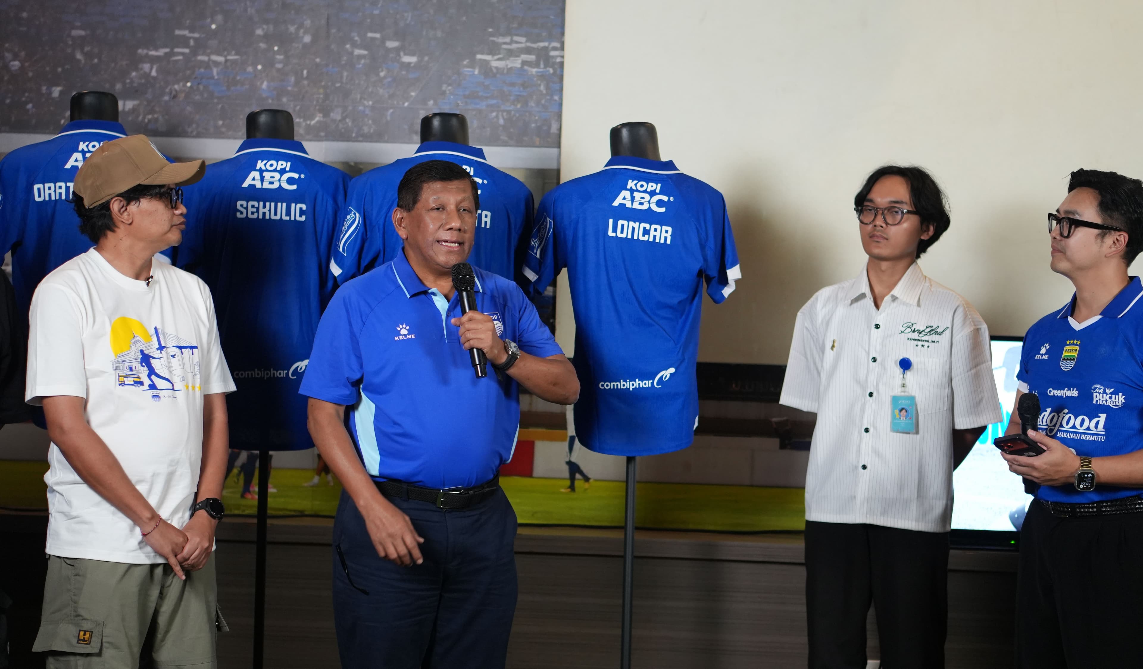 Tolic Ungkap Alasan PERSIB Rekrut Loncar